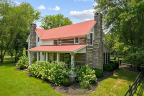 Private Retreat Burwood 8 acres Hot Tub Fire pit